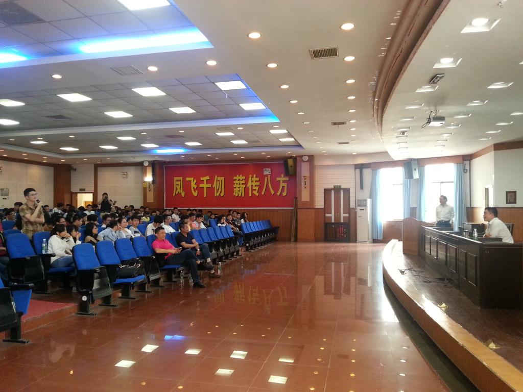临床专业员工向刘经理提问
